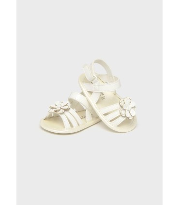 Cangrejera blanca con flor