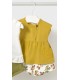 Conjunto camiseta mostaza con abeja