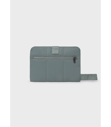 Porta documentos con pota toallitas y cambiador a juego. Impermeable verde.