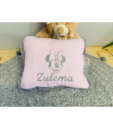Cojín bordado MINNIE