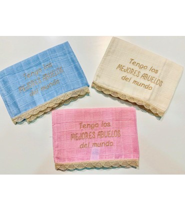 Gasas bordada con frase Tengo los Mejores abuelos…